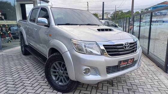 TOYOTA HILUX 3.0 SR 4X4 CD 16V TURBO INTERCOOLER DIESEL 4P AUTOMÁTICO TOYOTA HILUX 3.0 SR 4X4 CD 16V TURBO INTERCOOLER DIESEL 4P AUTOMÁTICO